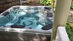 Weekly Hot Tub Service Ensures Pristine Clear Water